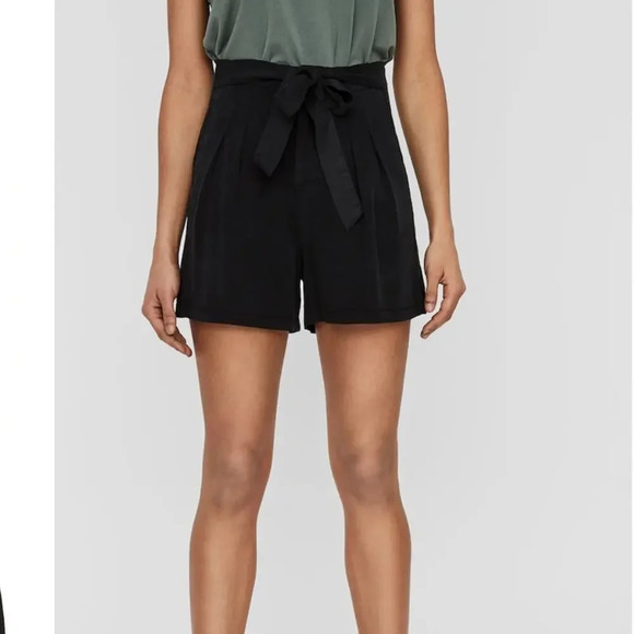 Old Navy High Waisted Paperbag Shorts - Picture 1 of 7